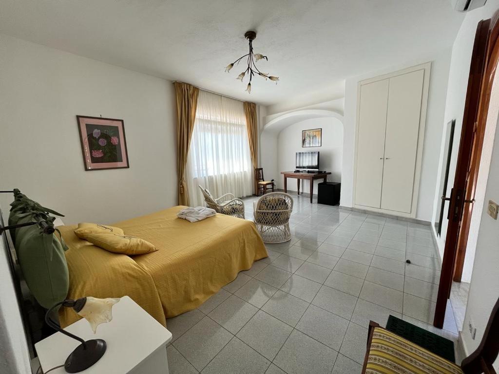 Villa Loreta Forio  ภายนอก รูปภาพ