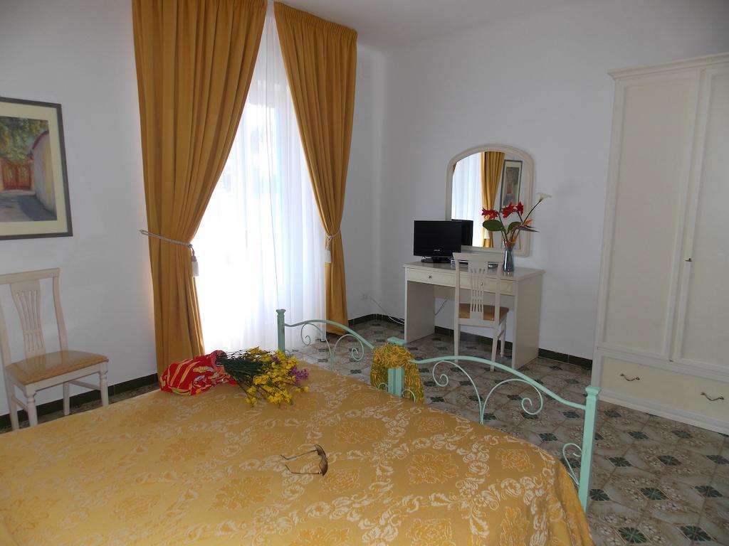 Villa Loreta Forio  ห้อง รูปภาพ